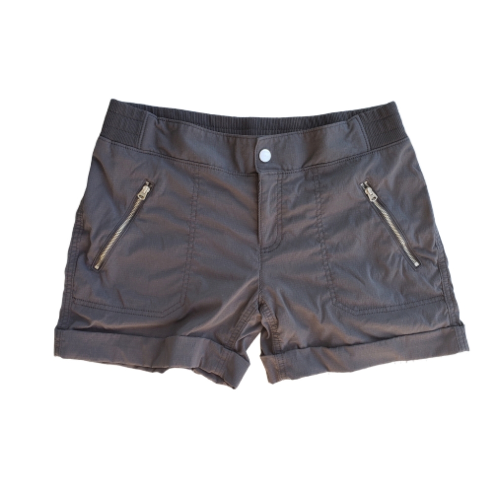 Athleta Shorts 12 Black rolled hem zip pockets